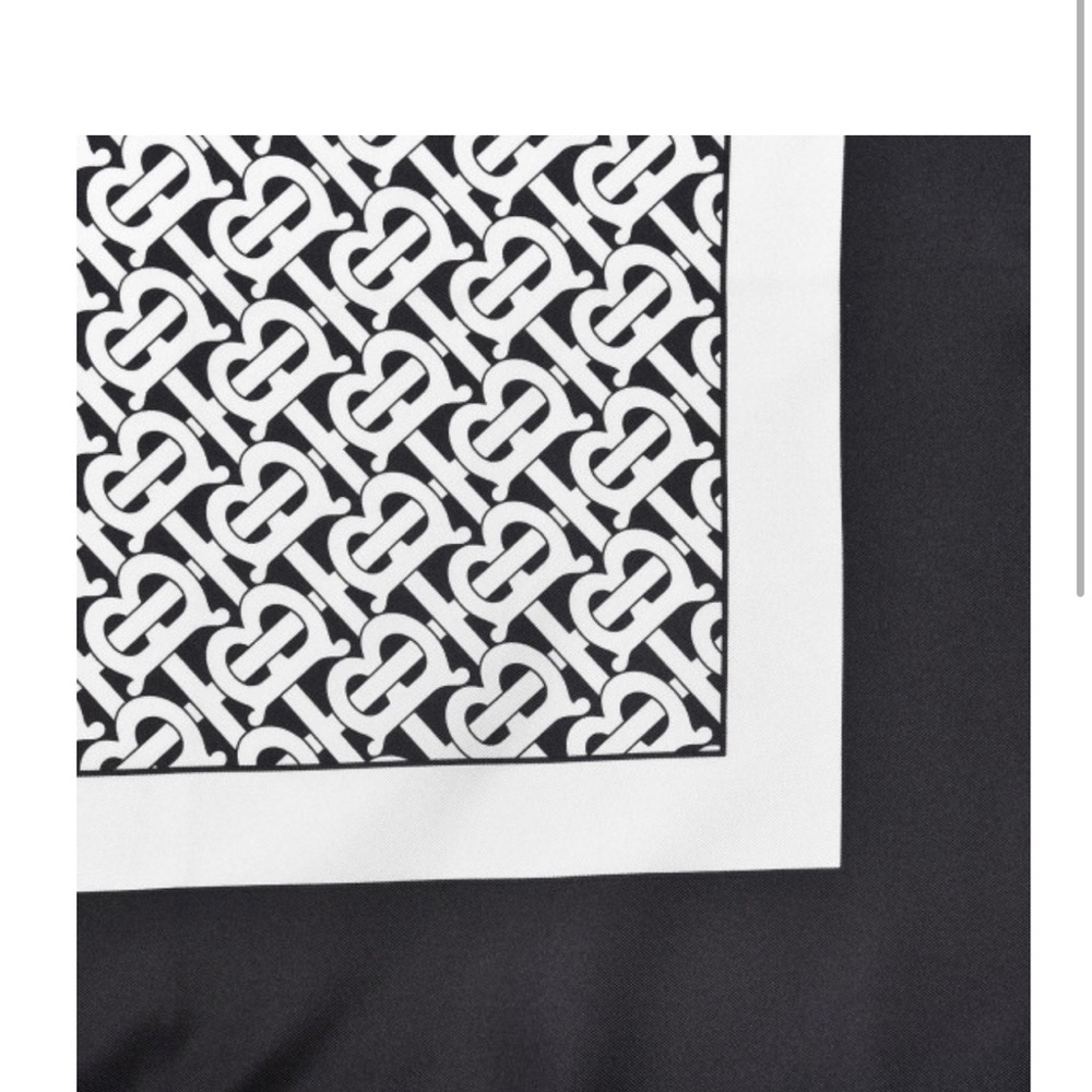 Authentic New  Burberry scarf
